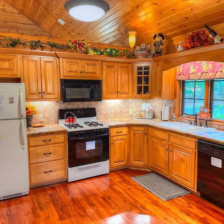 Ferngully Creek Cabins Millersburg Exterior photo