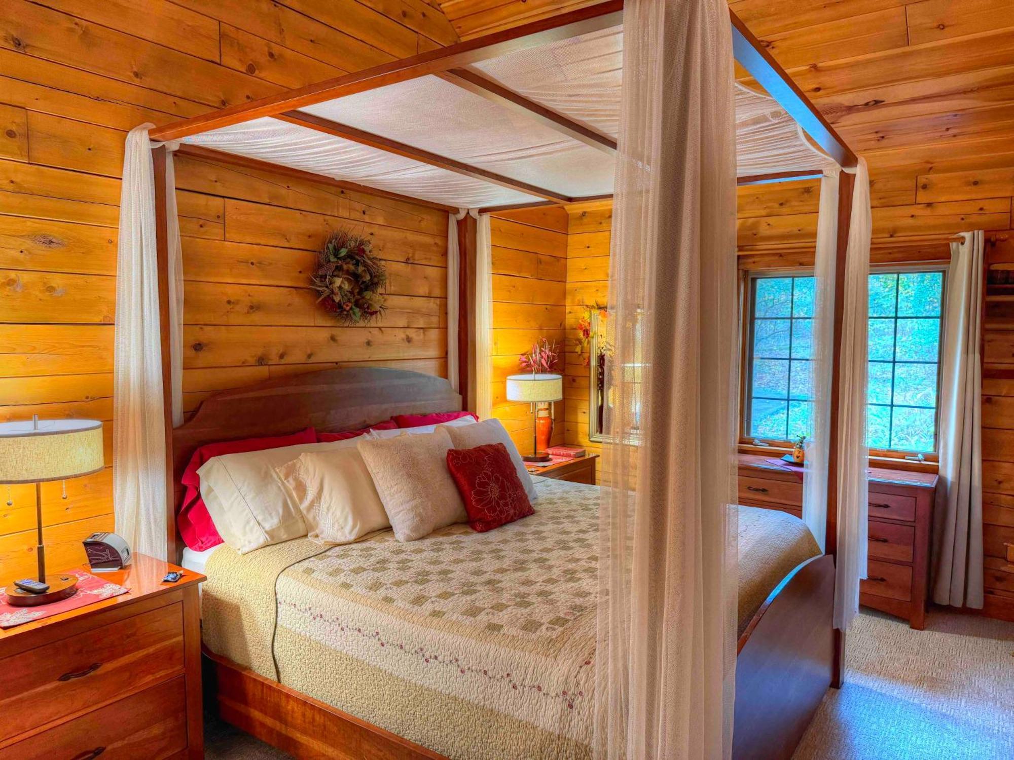 Ferngully Creek Cabins Millersburg Exterior photo