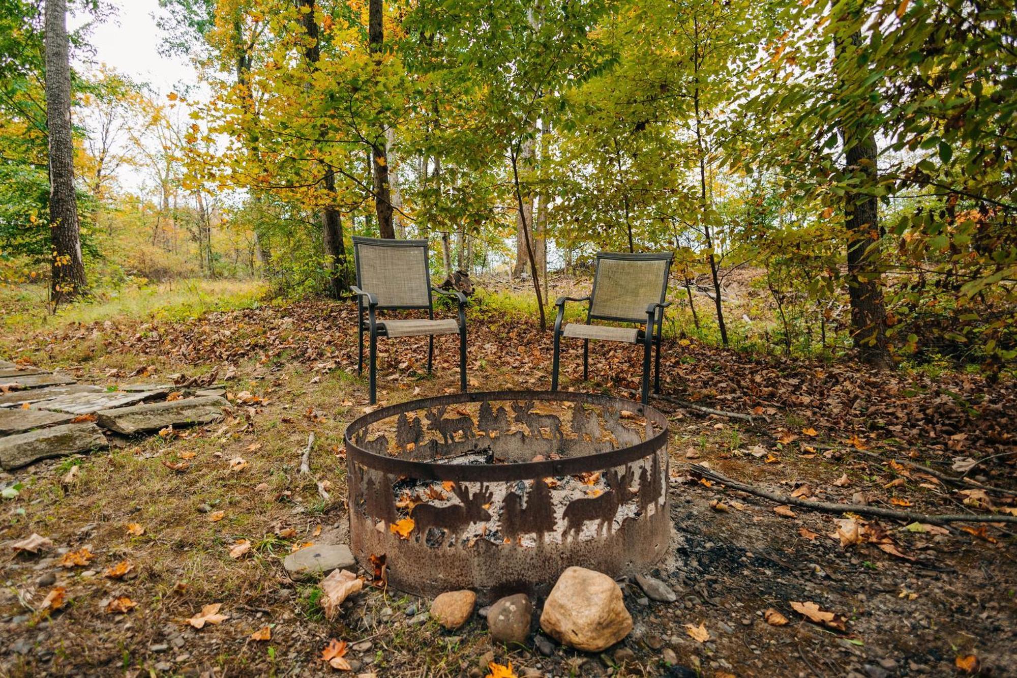 Ferngully Creek Cabins Millersburg Exterior photo