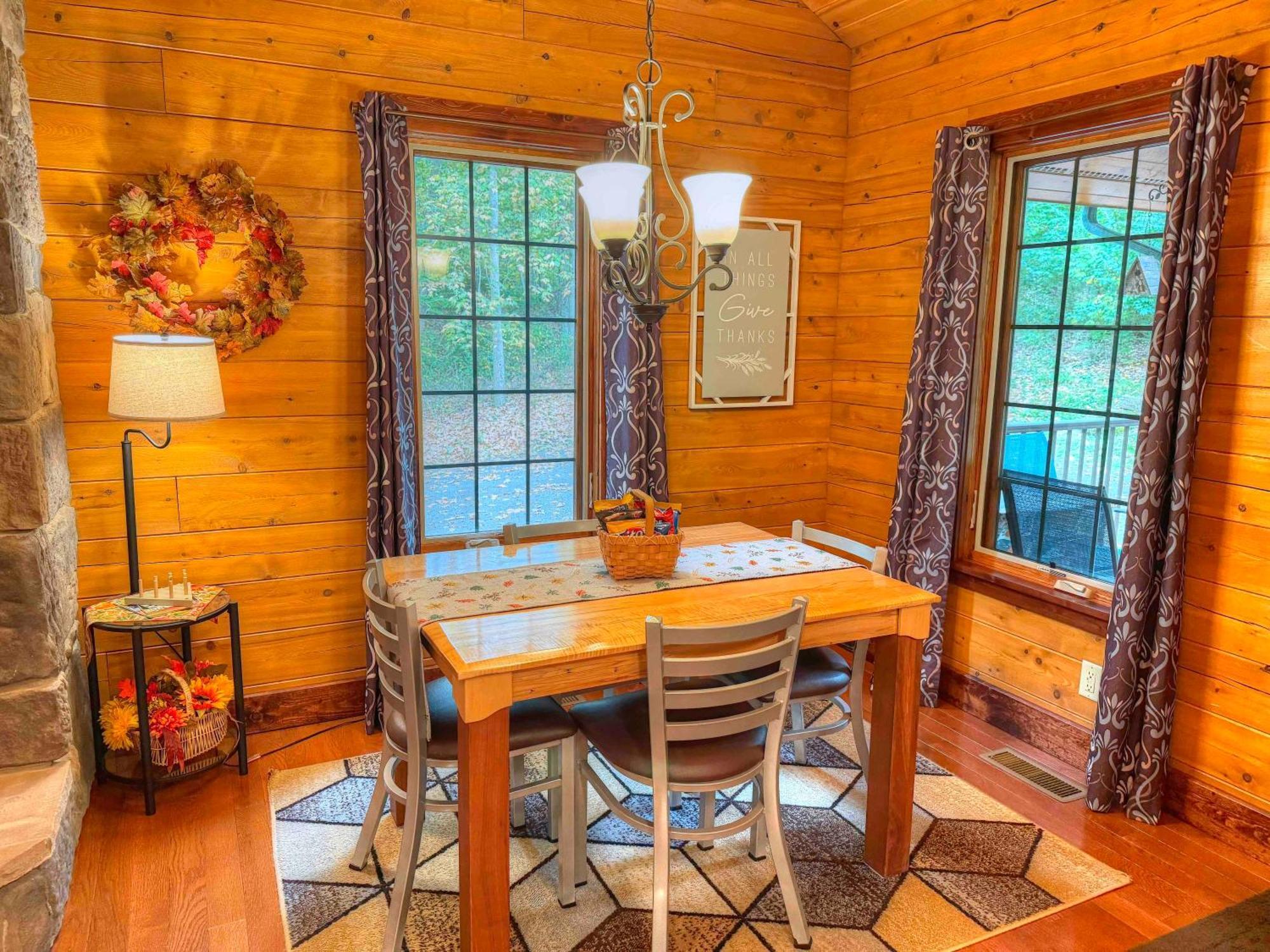 Ferngully Creek Cabins Millersburg Exterior photo