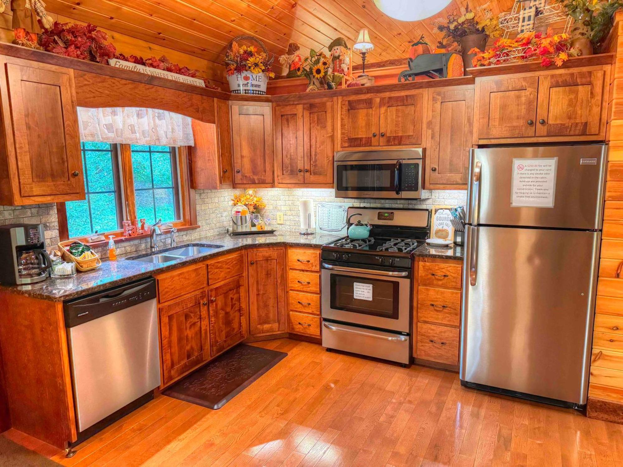 Ferngully Creek Cabins Millersburg Exterior photo